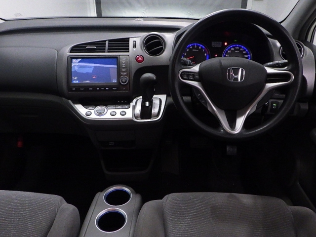 HONDA STREAM 2010