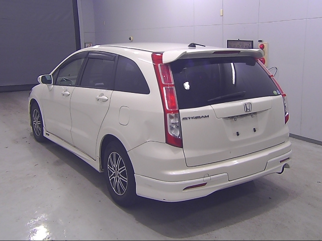 HONDA STREAM 2010