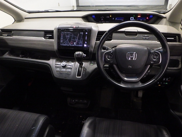 HONDA FREED 2016