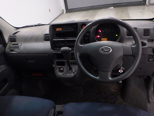 DAIHATSU HIJET VAN 2013
