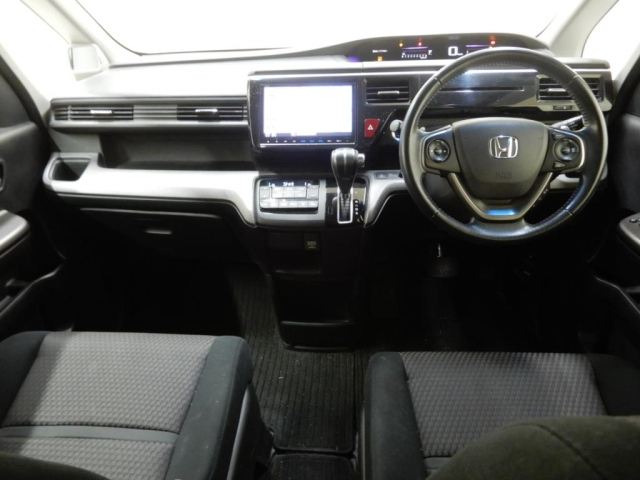 HONDA STEP WAGON 2017