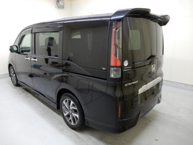 HONDA STEP WAGON 2017