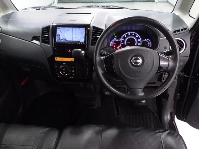 NISSAN ROOX 2012