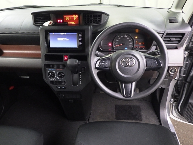 TOYOTA ROOMY 2018