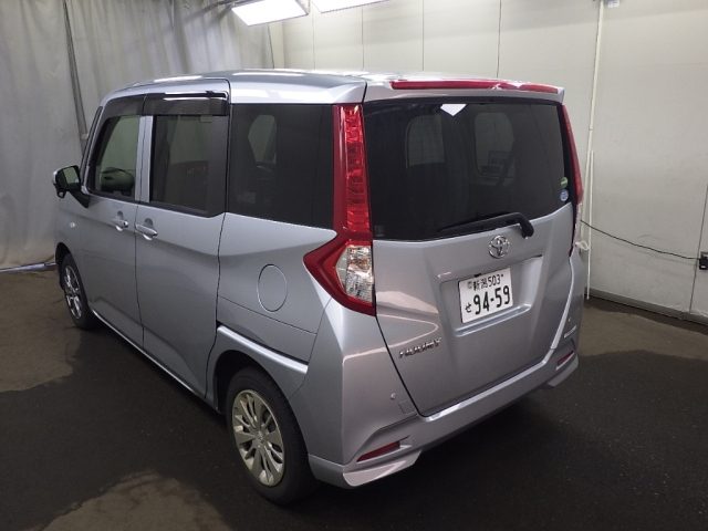 TOYOTA ROOMY 2018
