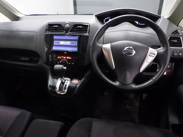 NISSAN SERENA 2012