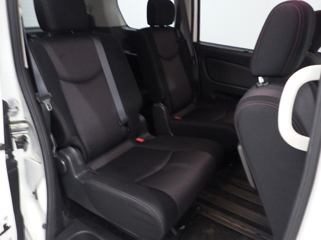 NISSAN SERENA 2012