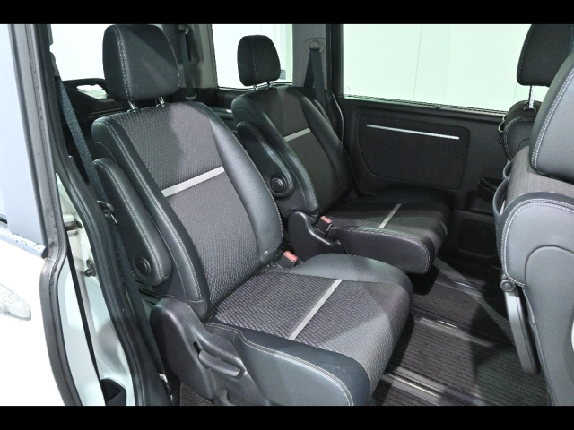 HONDA STEP WAGON 2017