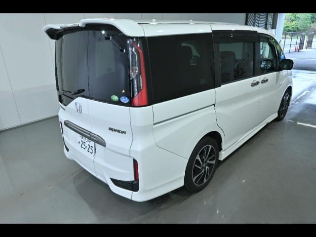 HONDA STEP WAGON 2017