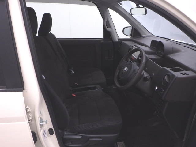 TOYOTA PORTE 2012
