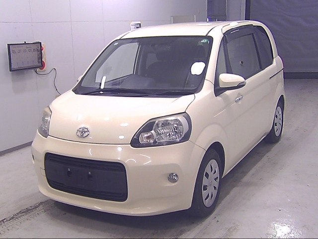 TOYOTA PORTE 2012