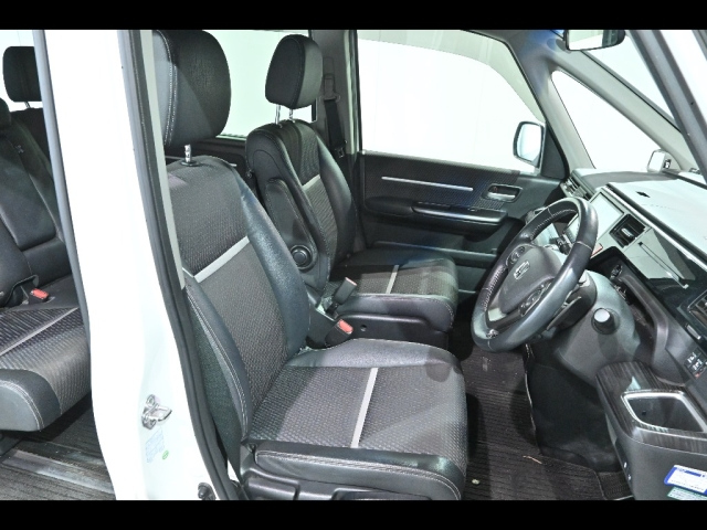 HONDA STEP WAGON 2015