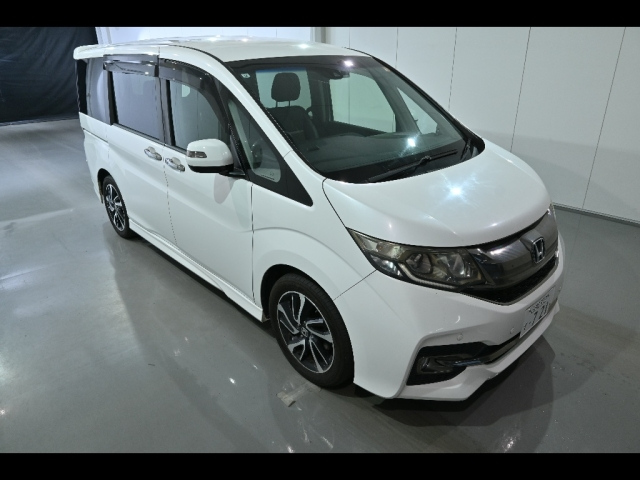 HONDA STEP WAGON 2015