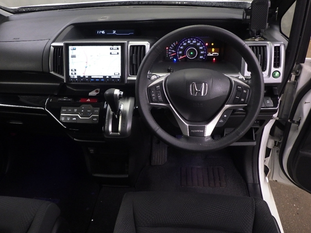 HONDA STEP WAGON 2014