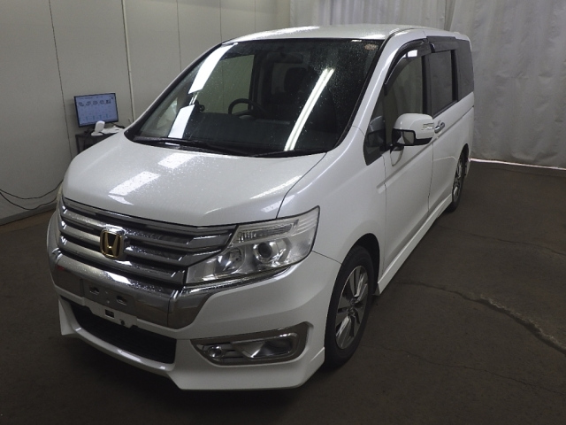 HONDA STEP WAGON 2014