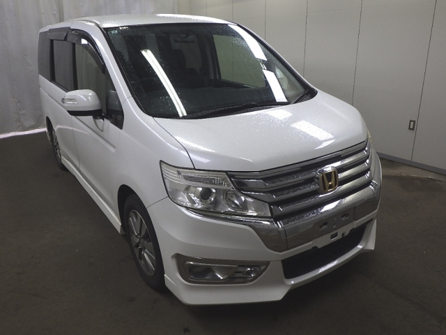 HONDA STEP WAGON 2014