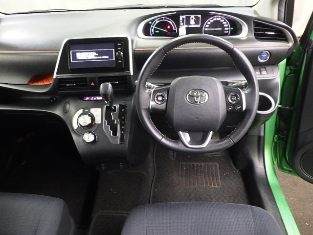 TOYOTA SIENTA 2016
