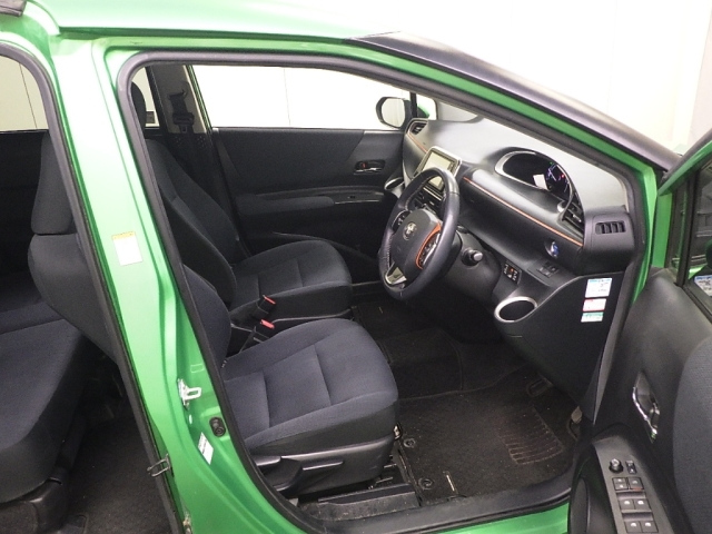 TOYOTA SIENTA 2016