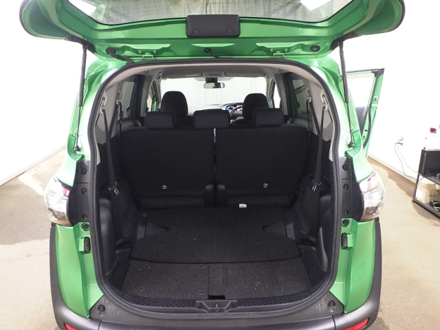 TOYOTA SIENTA 2016