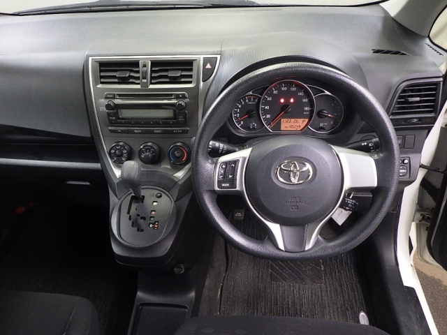 TOYOTA RACTIS 2011