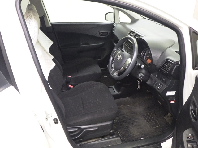 TOYOTA RACTIS 2011