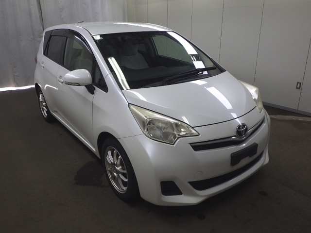 TOYOTA RACTIS 2011