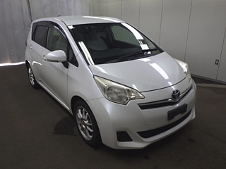 TOYOTA RACTIS 2011