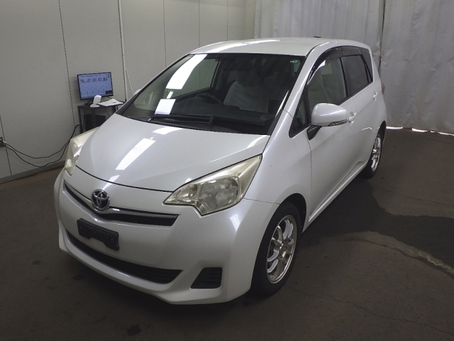 TOYOTA RACTIS 2011