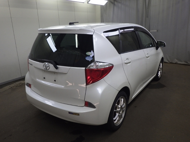 TOYOTA RACTIS 2011