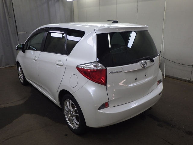 TOYOTA RACTIS 2011