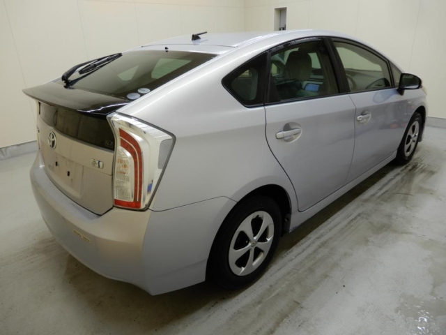 TOYOTA PRIUS 2014