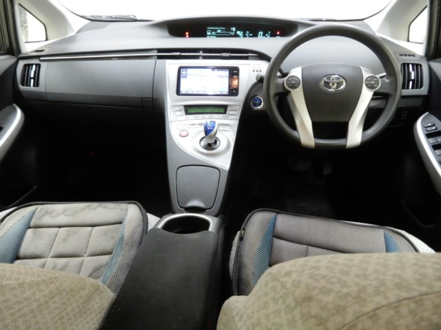 TOYOTA PRIUS 2014