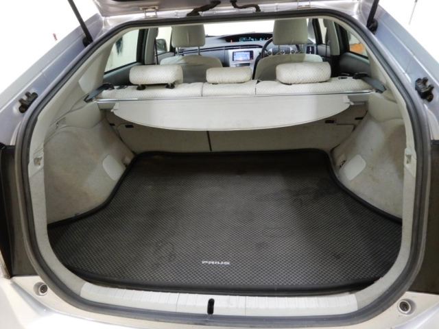 TOYOTA PRIUS 2014