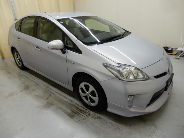 TOYOTA PRIUS 2014