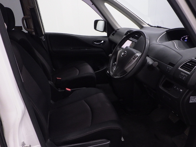 NISSAN SERENA 2013