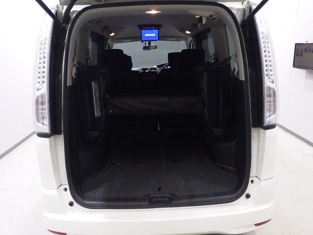 NISSAN SERENA 2013