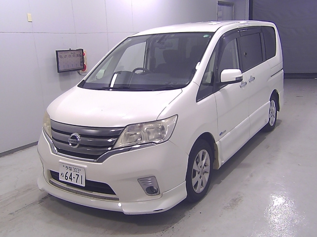 NISSAN SERENA 2013