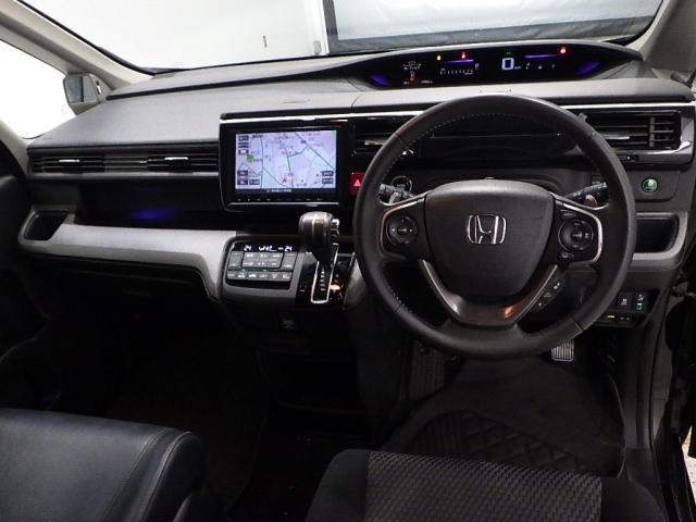 HONDA STEP WAGON 2017