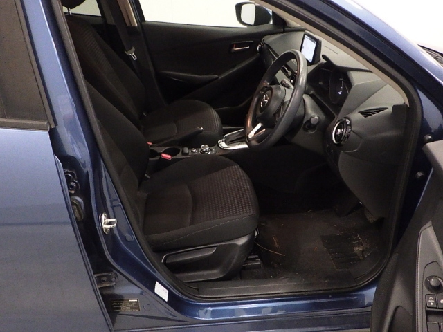 MAZDA DEMIO 2017