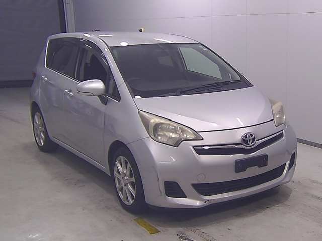 TOYOTA RACTIS 2011