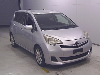 TOYOTA RACTIS 2011