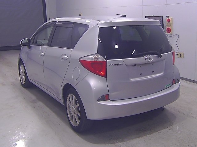 TOYOTA RACTIS 2011