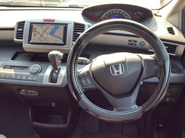 HONDA FREED 2013