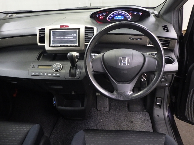 HONDA FREED 2010