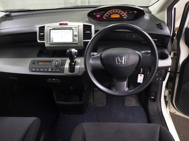 HONDA FREED 2010