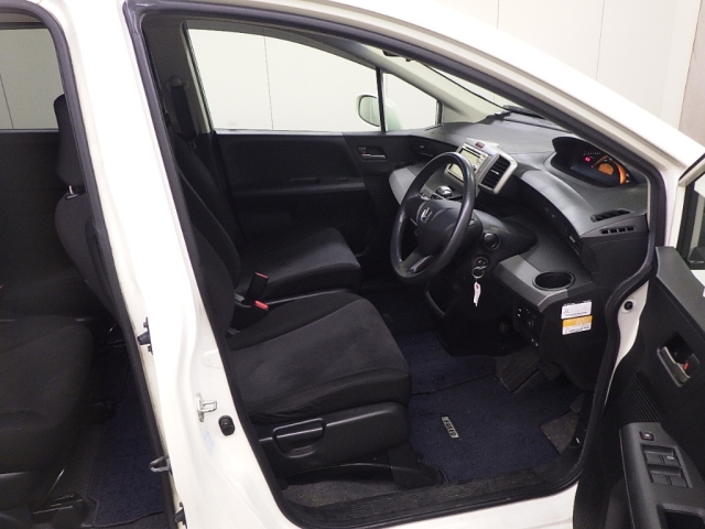 HONDA FREED 2010