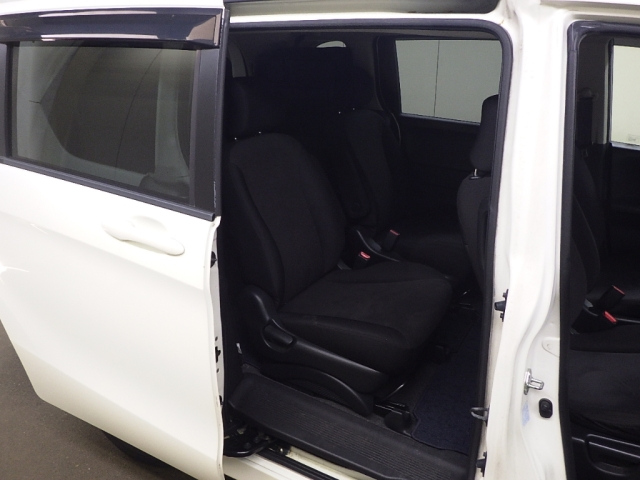 HONDA FREED 2010