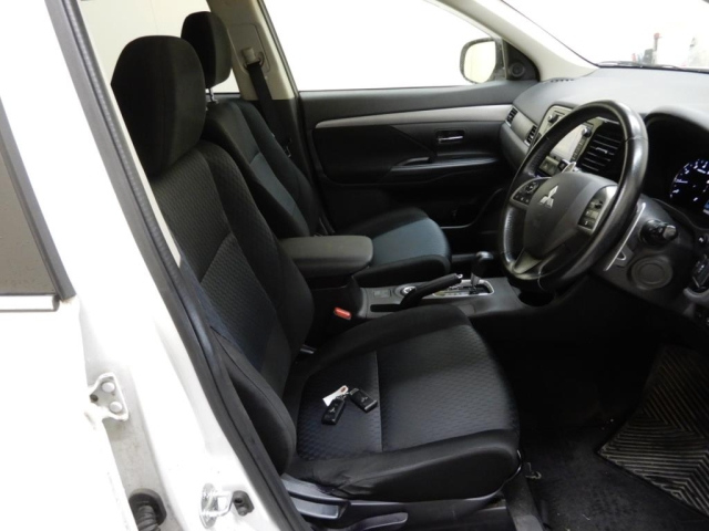 MITSUBISHI OUTLANDER 2013