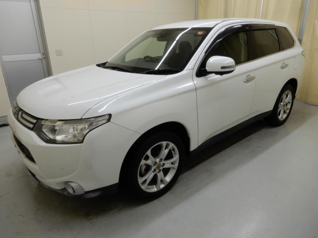 MITSUBISHI OUTLANDER 2013
