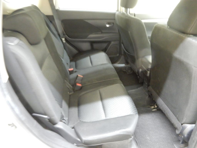 MITSUBISHI OUTLANDER 2013
